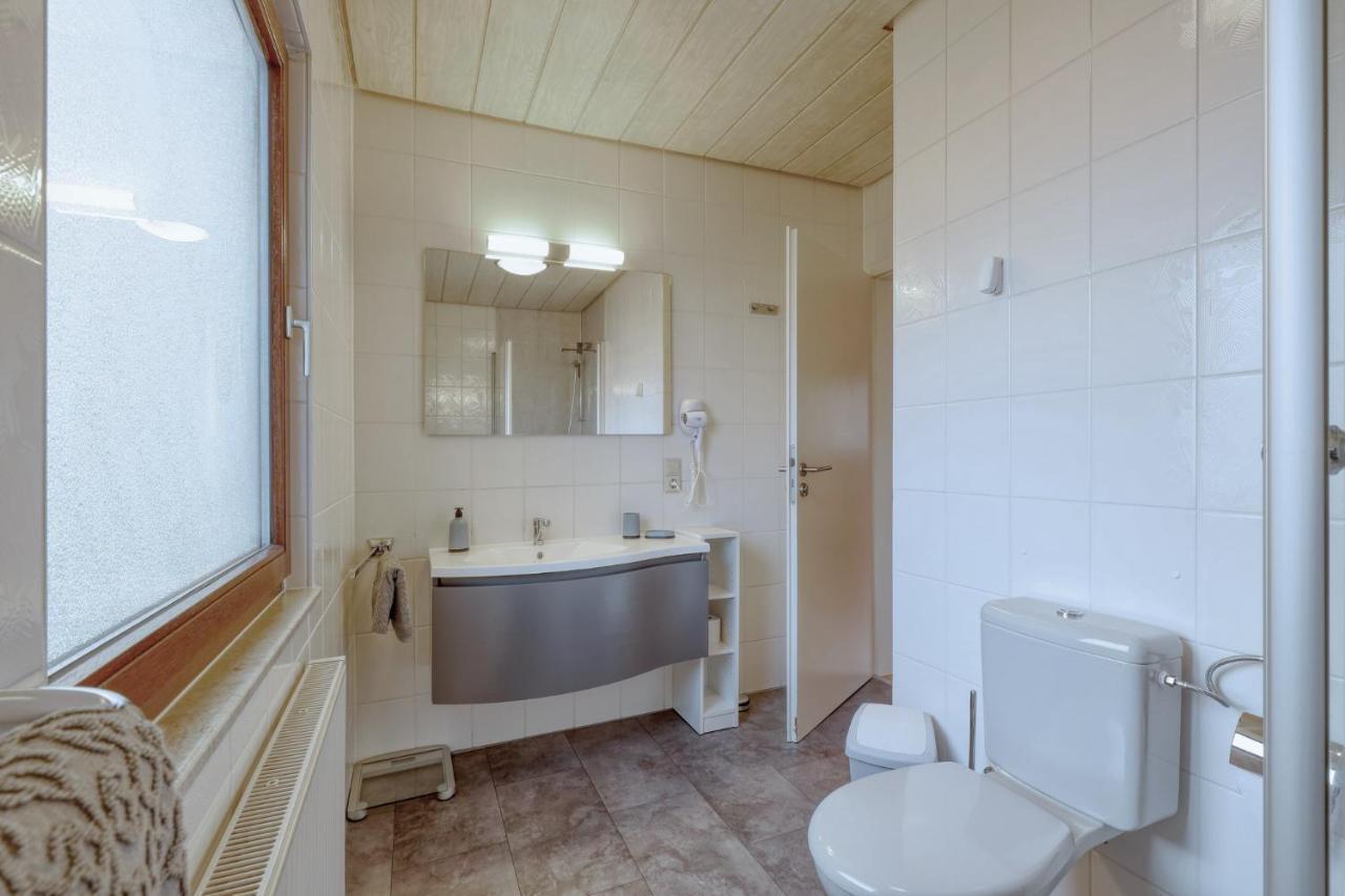 Seepark Kirchheim Ferienhaus Bei Anne Mit Sauna Kirchheim (Hessen) Exterior foto